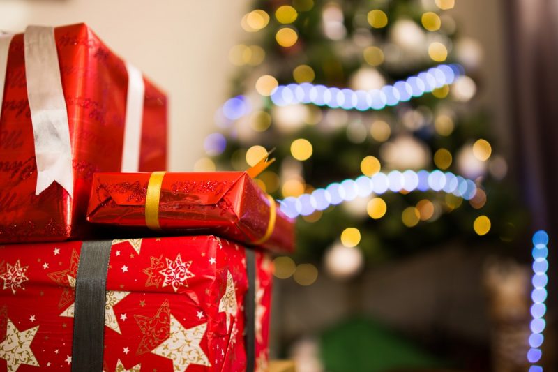 blur_bokeh_christmas_close_up_focus_gift_gift_wrap_gifts-910743